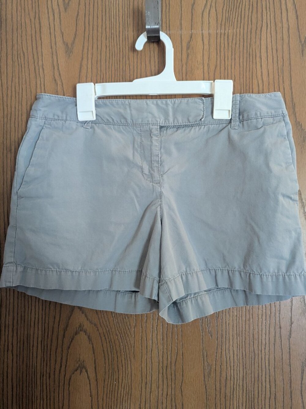 Loft Chino Flat Front Gray Khaki Shorts Preppy Casual-Women's 4